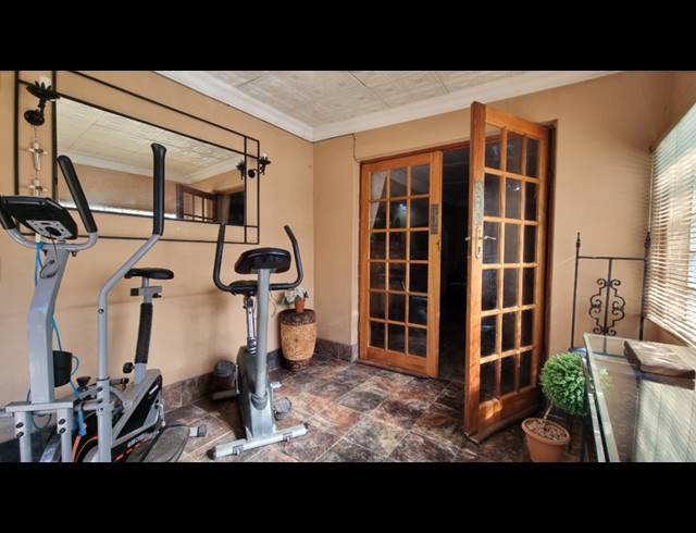 3 BEDROOM HOUSE RENTED IN VILLIERIA